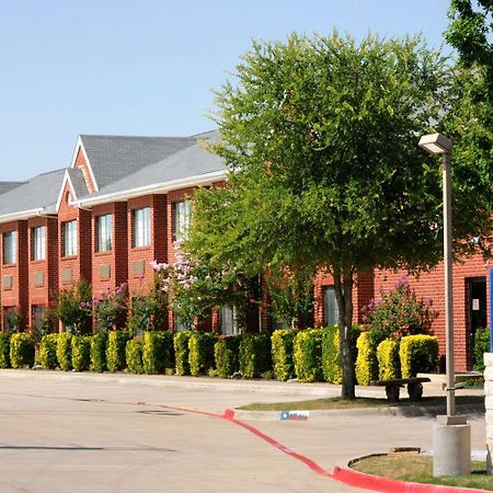 Microtel Inn & Suites By Wyndham Arlington/Dallas Area Exterior photo